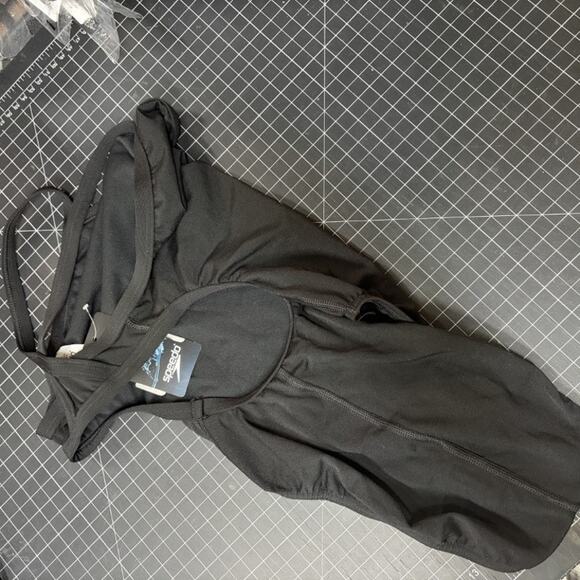 New Speedo Women's One Piece Swimsuit Black Size 26 Endurance+ NWT - Picture 1 of 4
